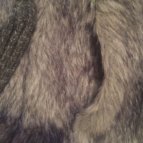 Romeo & Juliet Faux Fur Vest - Picture 4 of 7